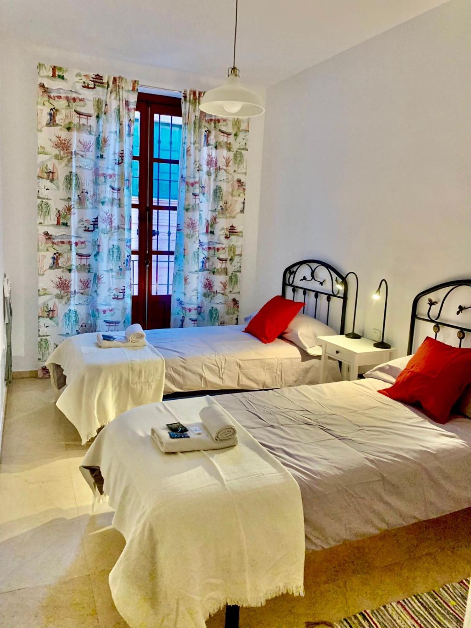 Apartamento Torre De La Plata Séville Extérieur photo